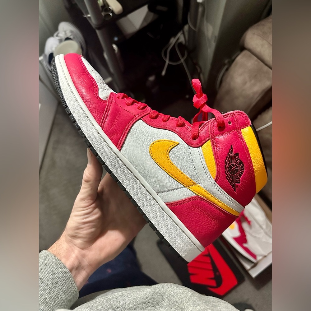 Jordan 1 High Og- Light fusion (VNDS!!!!) SizeUS13M STEAL!!